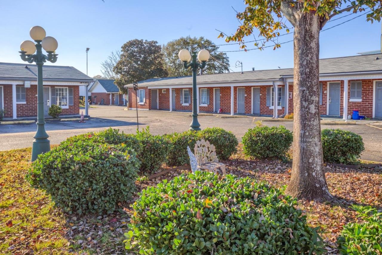 Adams Inn Dothan Exterior photo