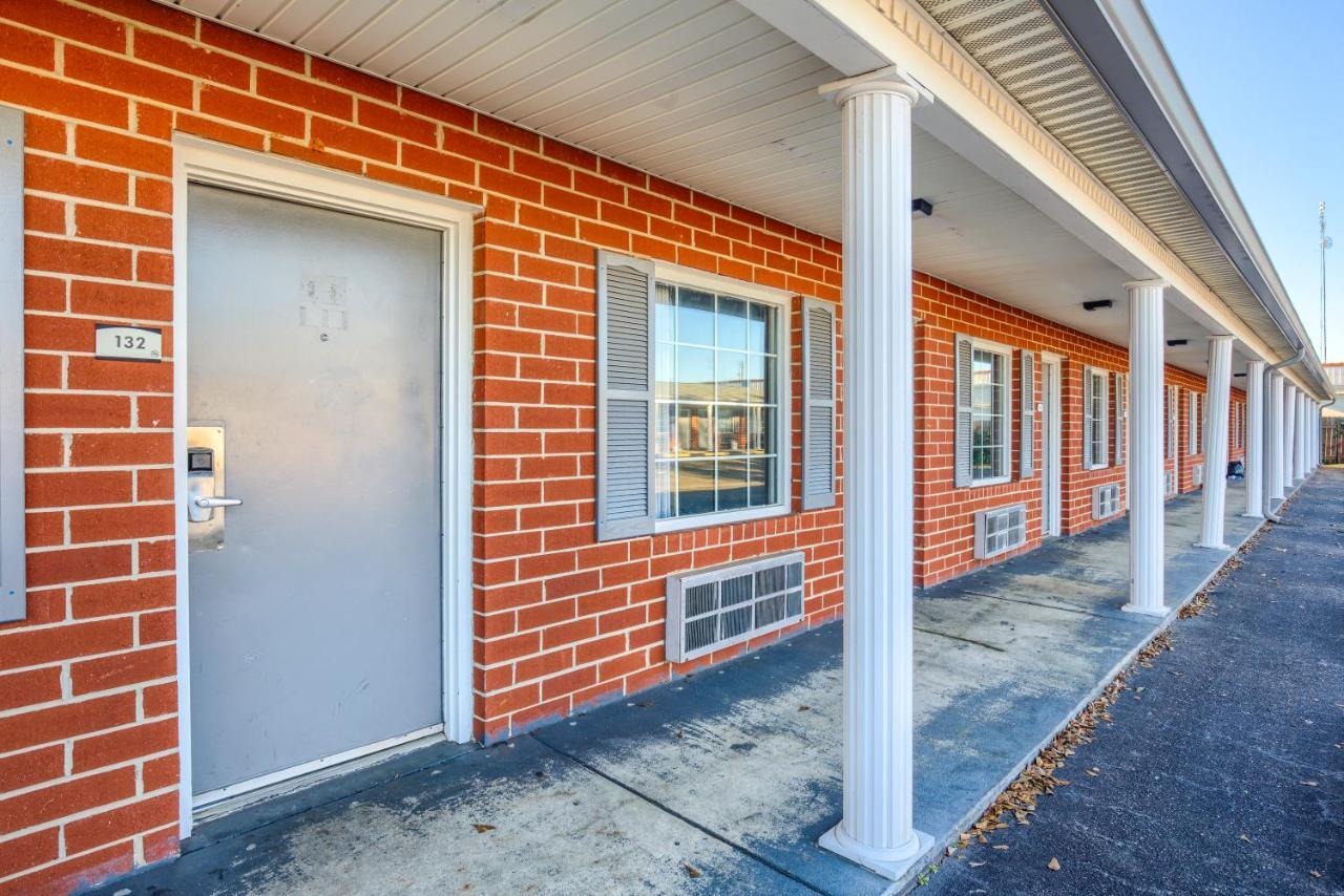 Adams Inn Dothan Exterior photo