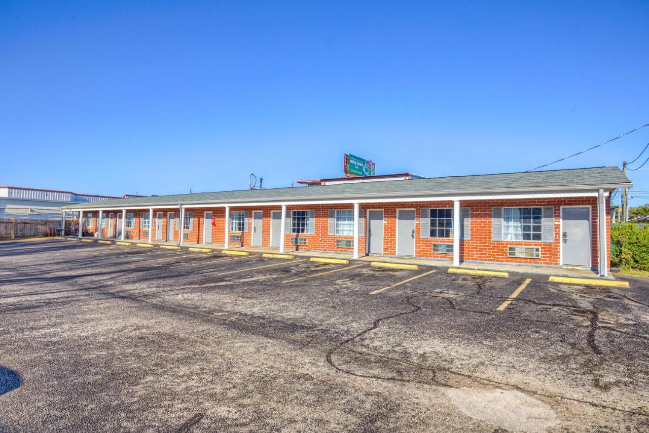 Adams Inn Dothan Exterior photo